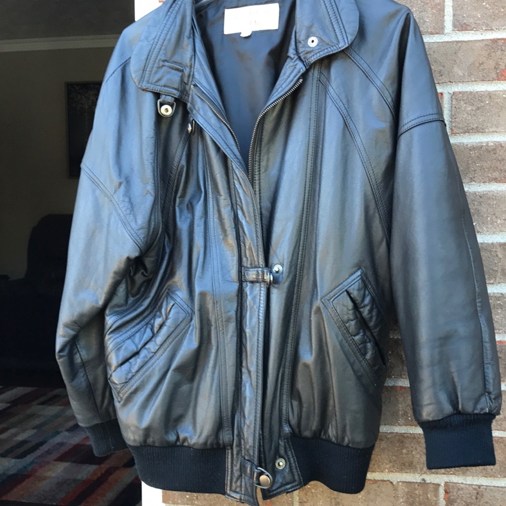 Vintage Leather bomber jacket in black